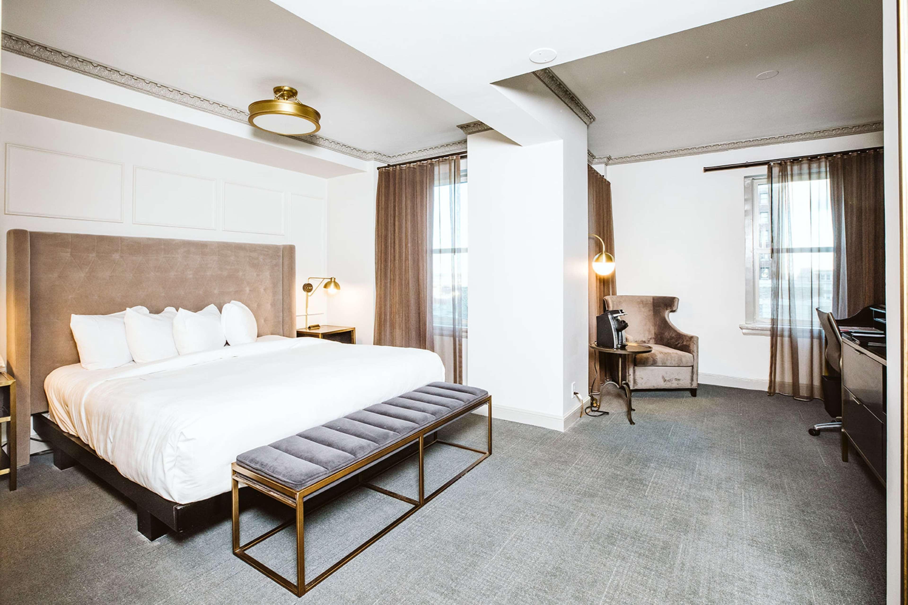 Hotel Phillips Kansas City, Curio Collection By Hilton Εξωτερικό φωτογραφία