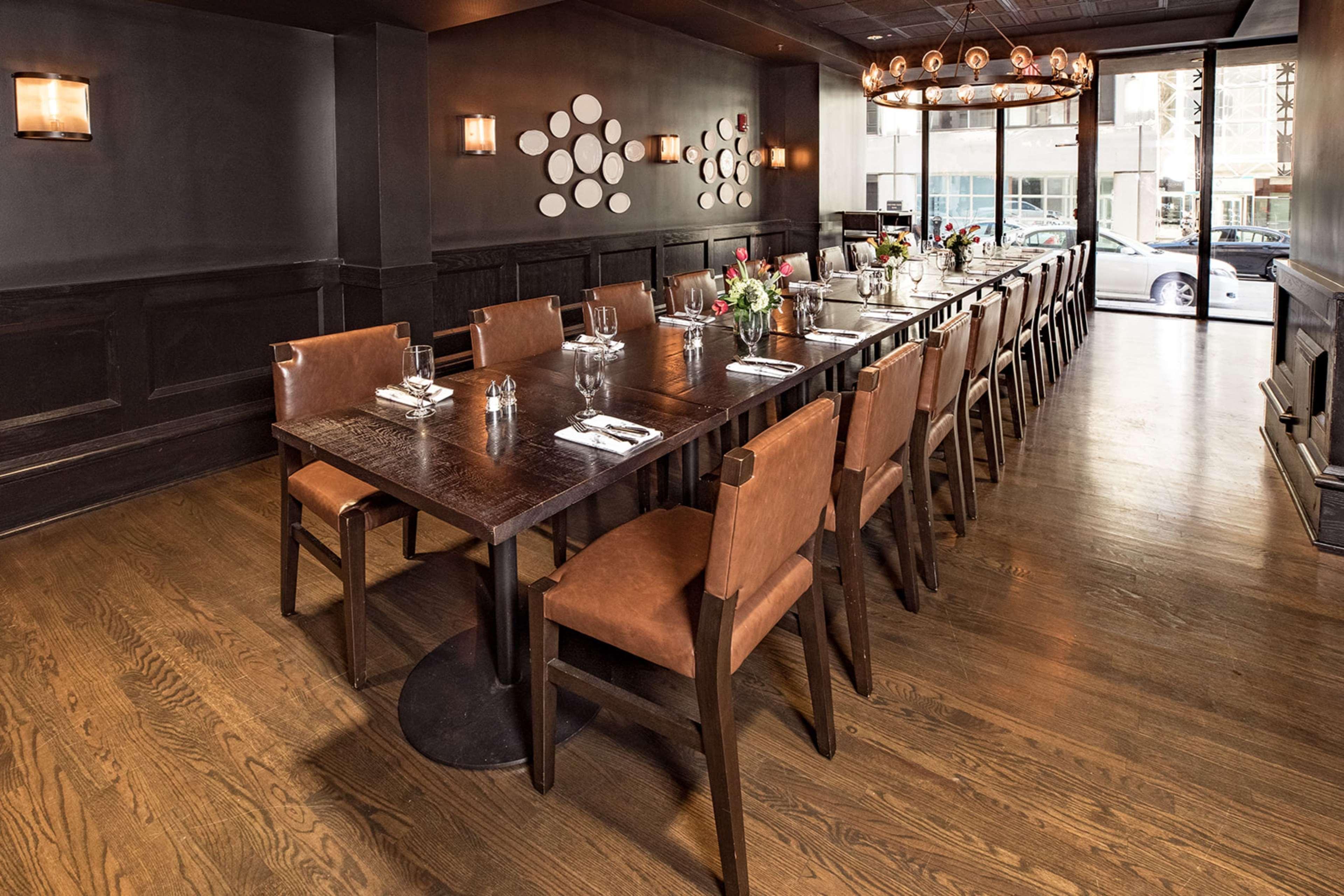 Hotel Phillips Kansas City, Curio Collection By Hilton Εξωτερικό φωτογραφία