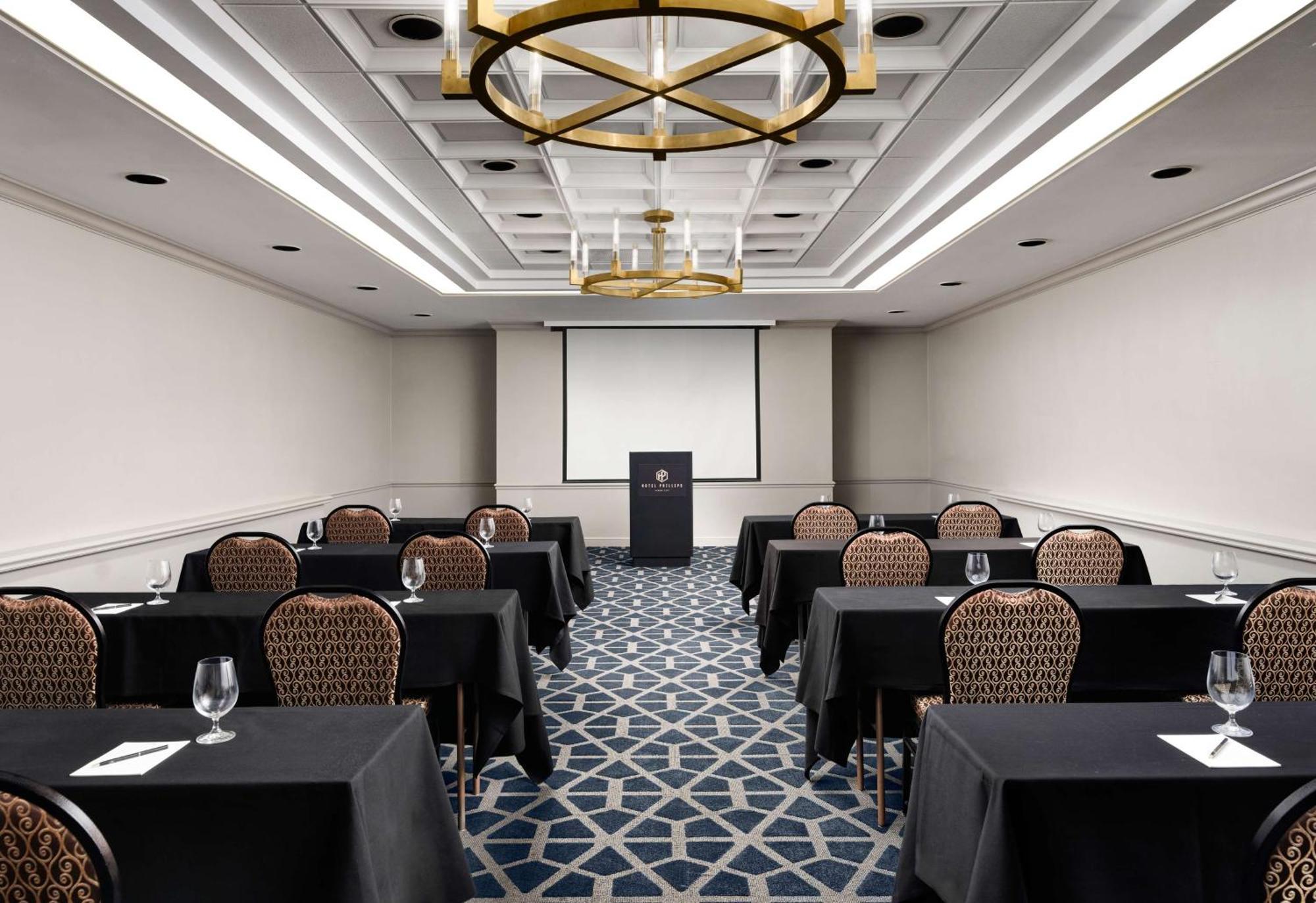 Hotel Phillips Kansas City, Curio Collection By Hilton Εξωτερικό φωτογραφία
