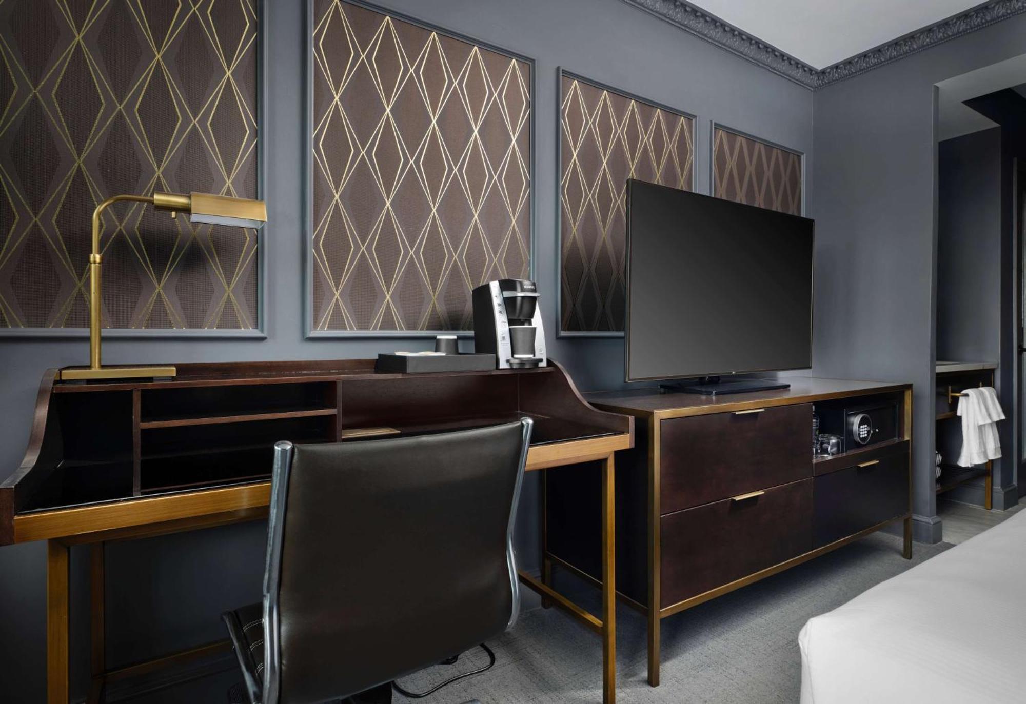 Hotel Phillips Kansas City, Curio Collection By Hilton Εξωτερικό φωτογραφία