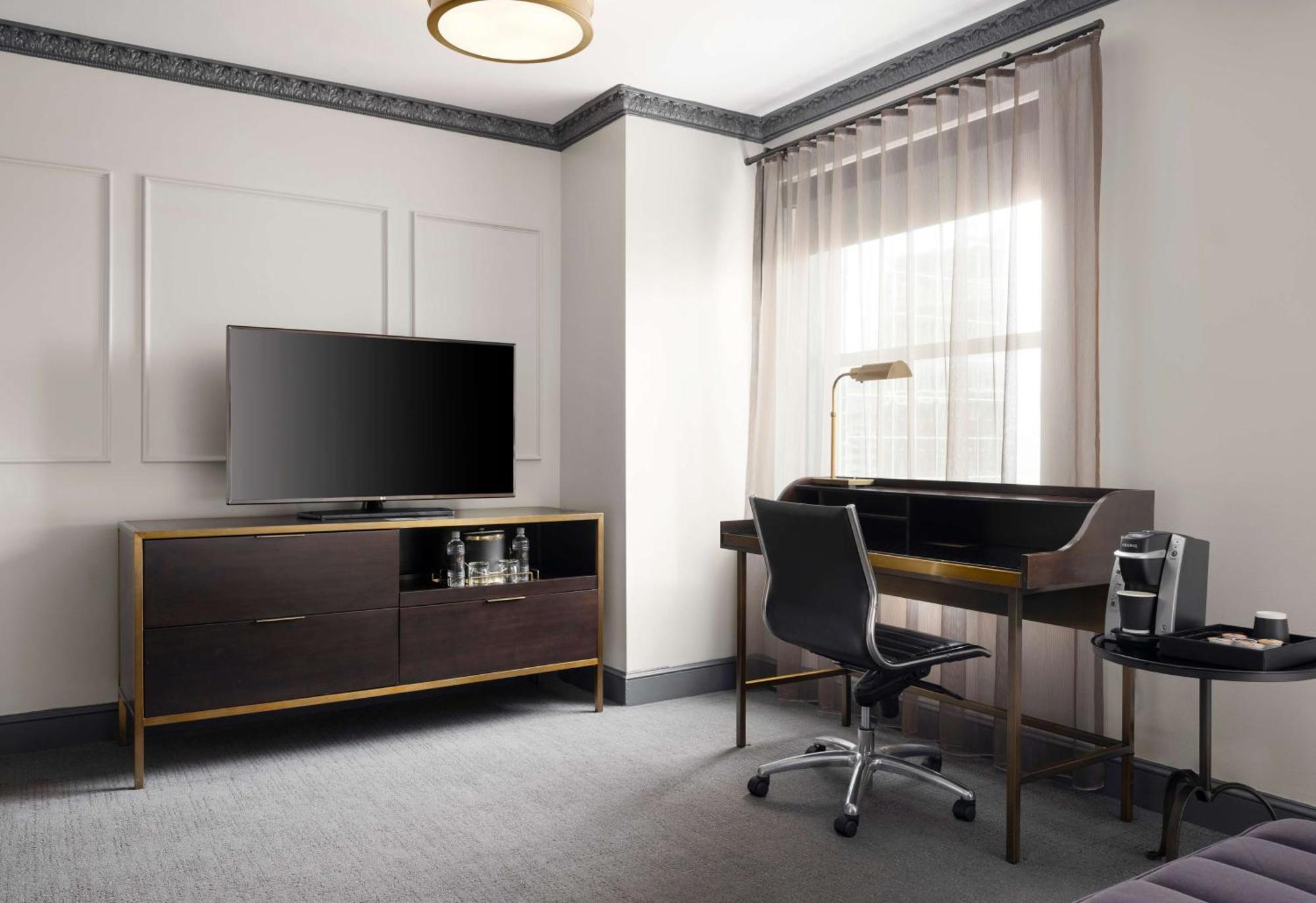 Hotel Phillips Kansas City, Curio Collection By Hilton Εξωτερικό φωτογραφία