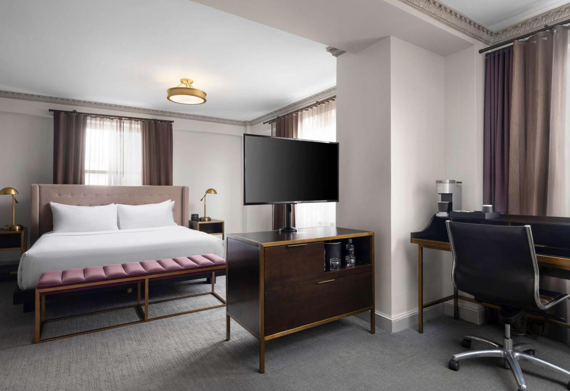 Hotel Phillips Kansas City, Curio Collection By Hilton Εξωτερικό φωτογραφία