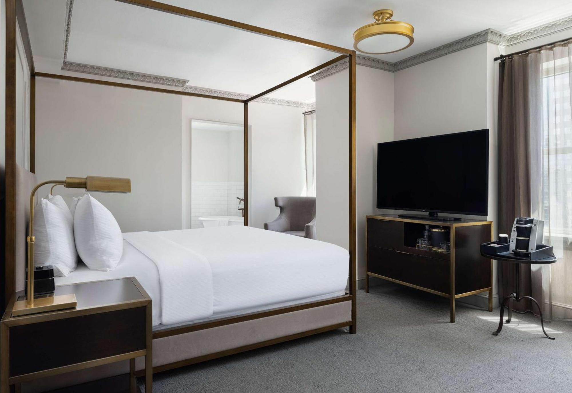 Hotel Phillips Kansas City, Curio Collection By Hilton Εξωτερικό φωτογραφία