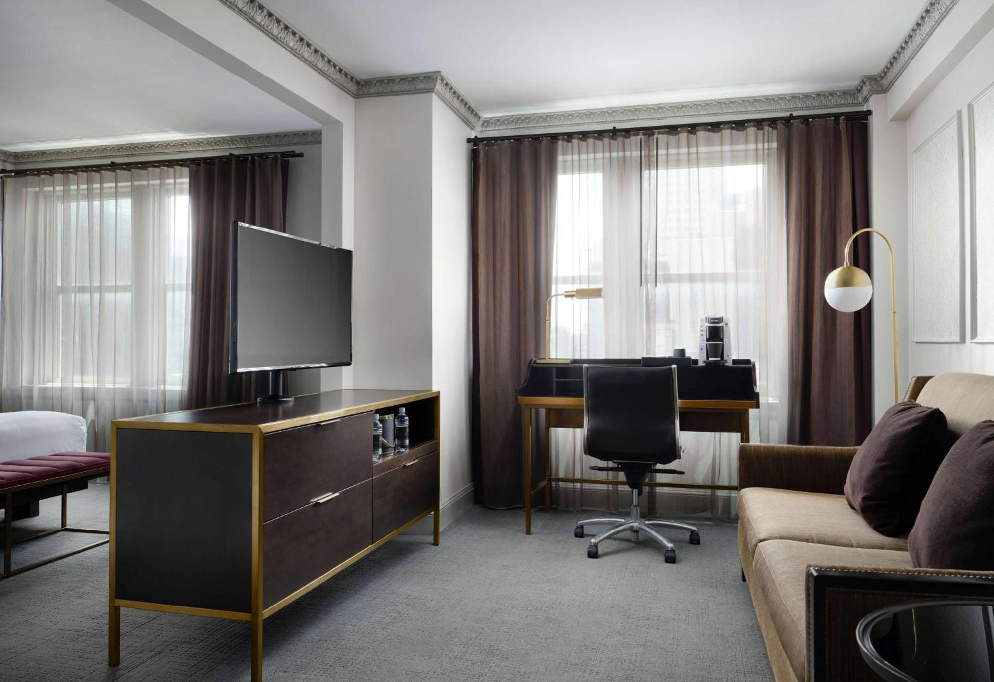 Hotel Phillips Kansas City, Curio Collection By Hilton Εξωτερικό φωτογραφία